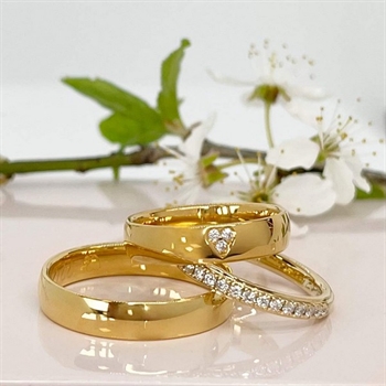 Dazzling - Ring aus 14 Karat Gold mit insgesamt 0,32 Kt W/Si